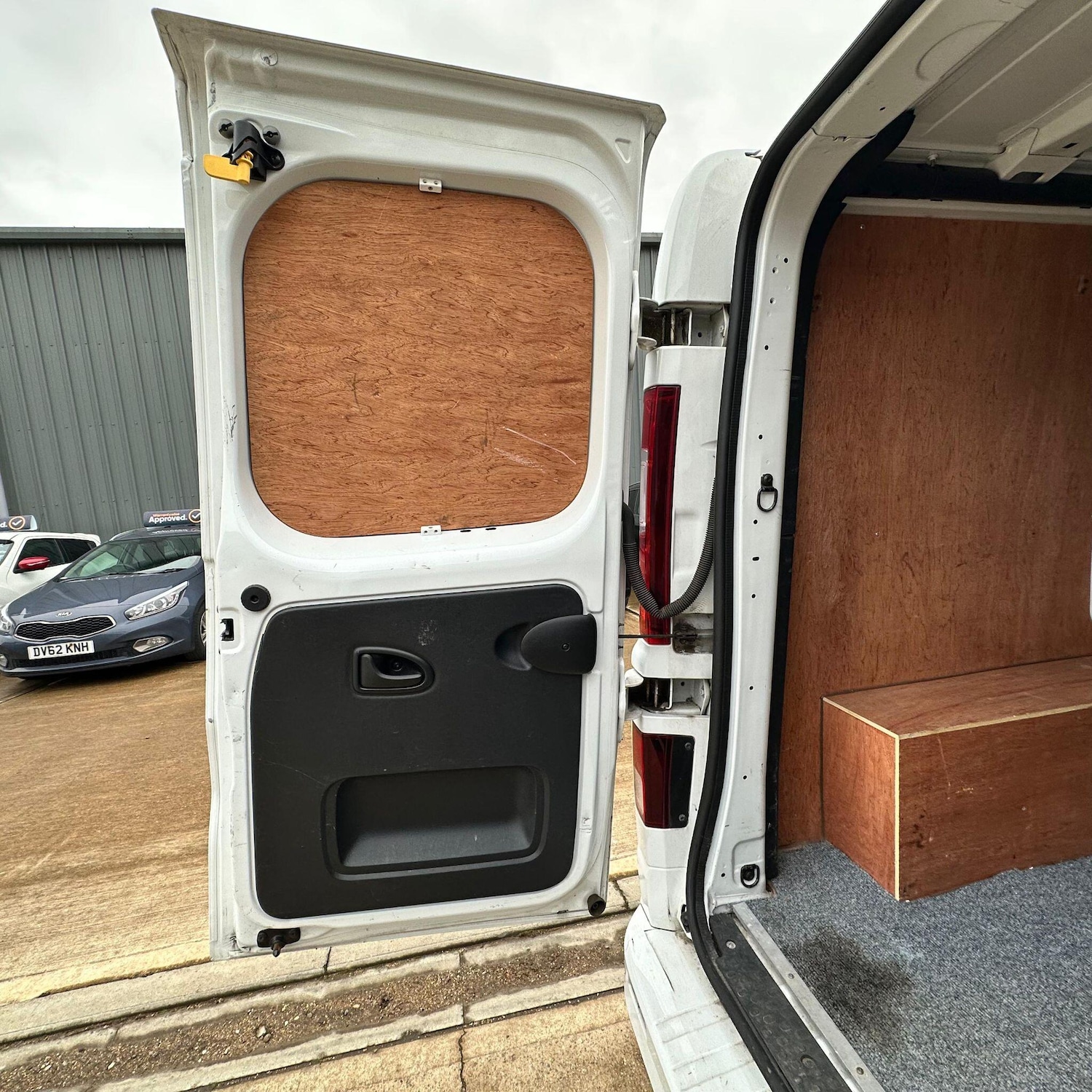 Used Vauxhall Vivaro 2017 for sale - 78071832: Photo 28