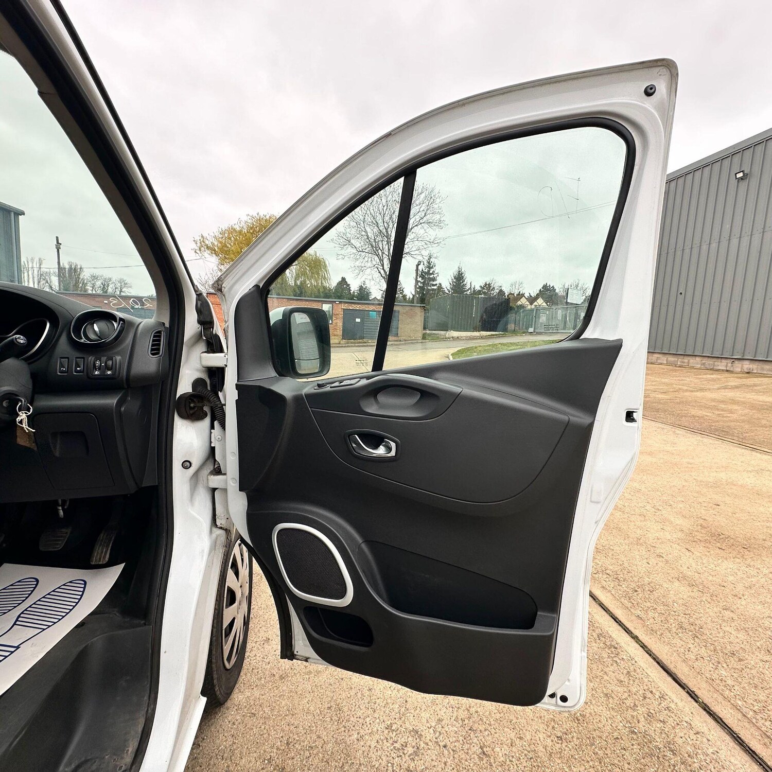 Used Vauxhall Vivaro 2017 for sale - 78071832: Photo 42