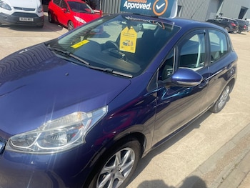 Used Peugeot 208 2014 for sale - 78675276: Photo