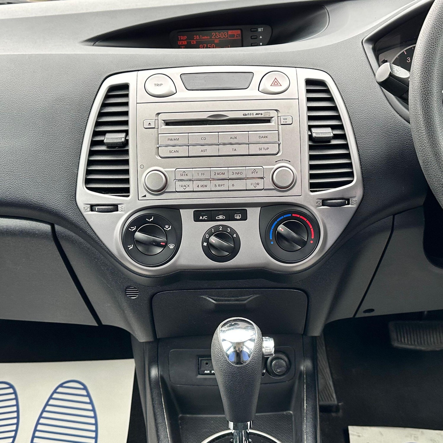 Used Hyundai i20 2010 for sale - 78072803: Photo 14