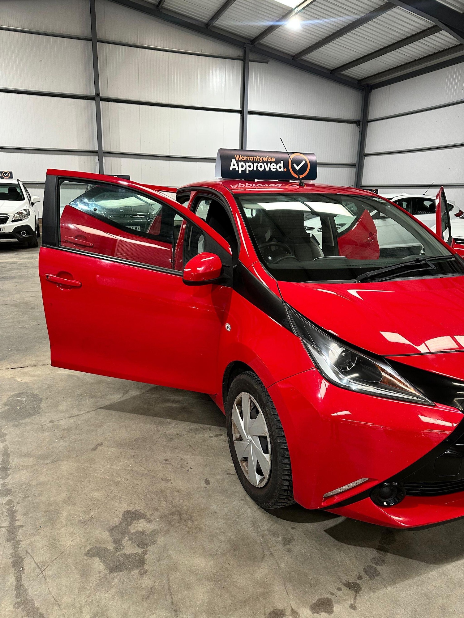 Used Toyota AYGO 2018 for sale - 78072162: Photo 2