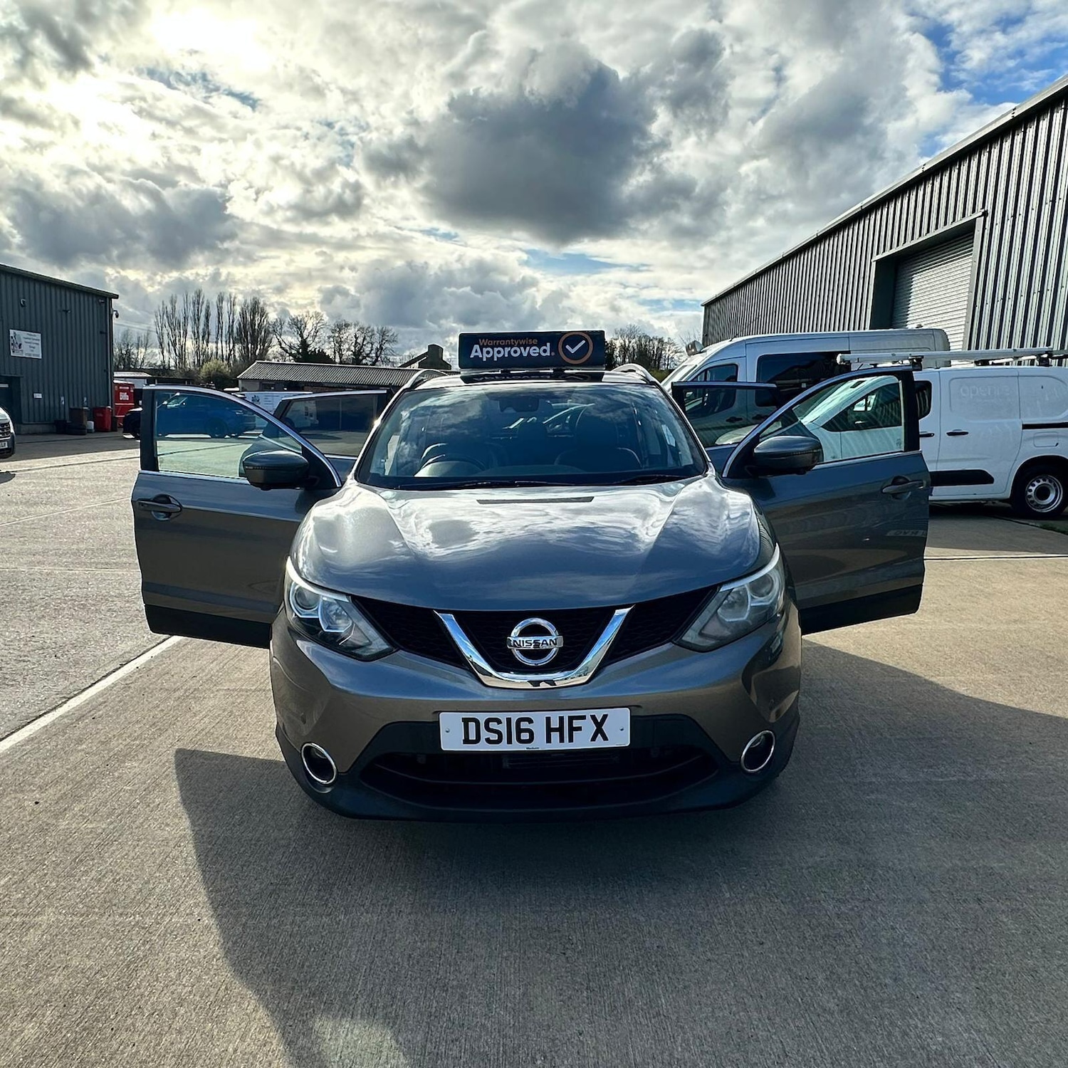 Used Nissan Qashqai 2016 for sale - 78072620: Photo 2