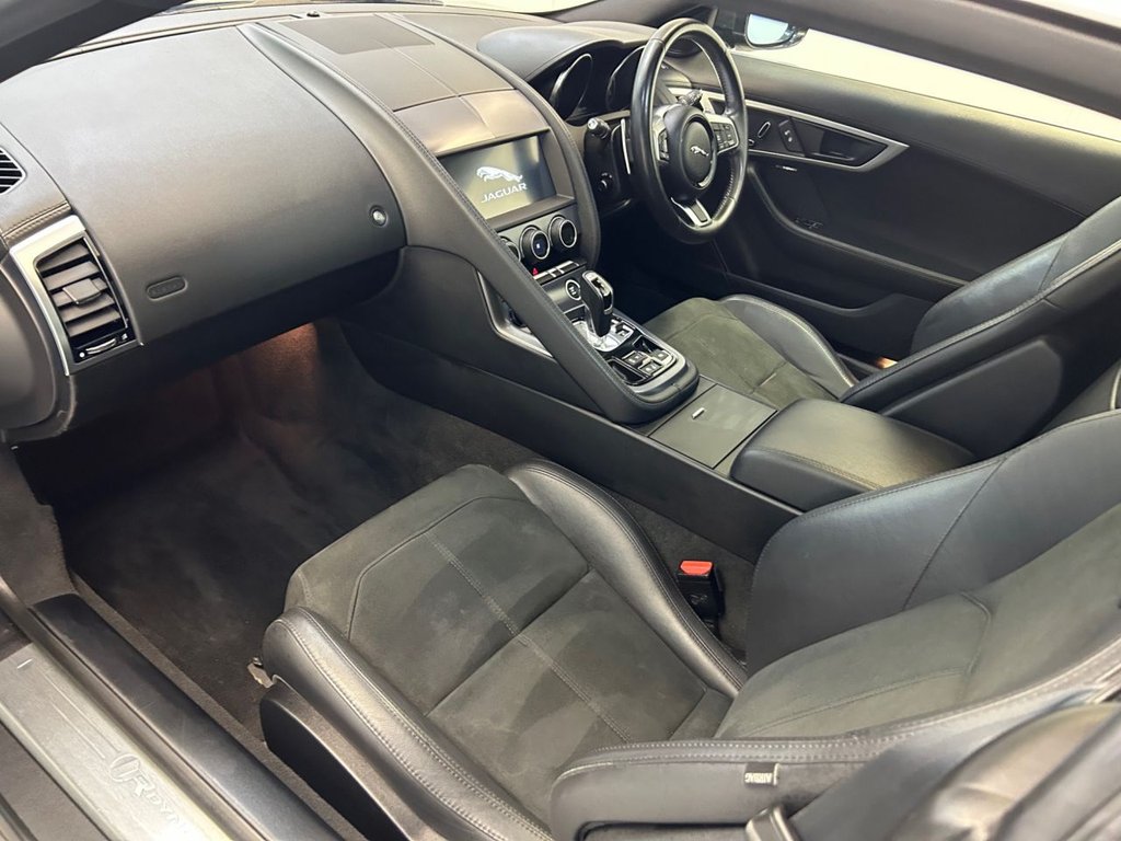 Used Jaguar F-Type 2019 for sale - 76396291: Photo 21