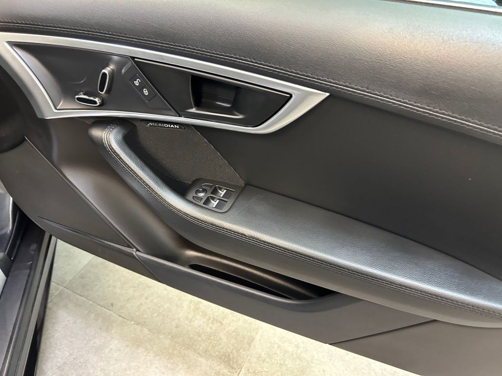 Used Jaguar F-Type 2019 for sale - 76396291: Photo 40