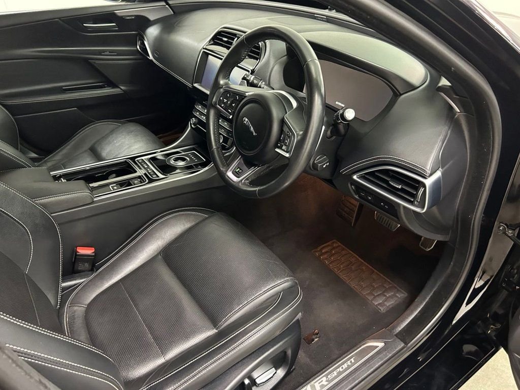 Used Jaguar XE 2019 for sale - 77739581: Photo 13