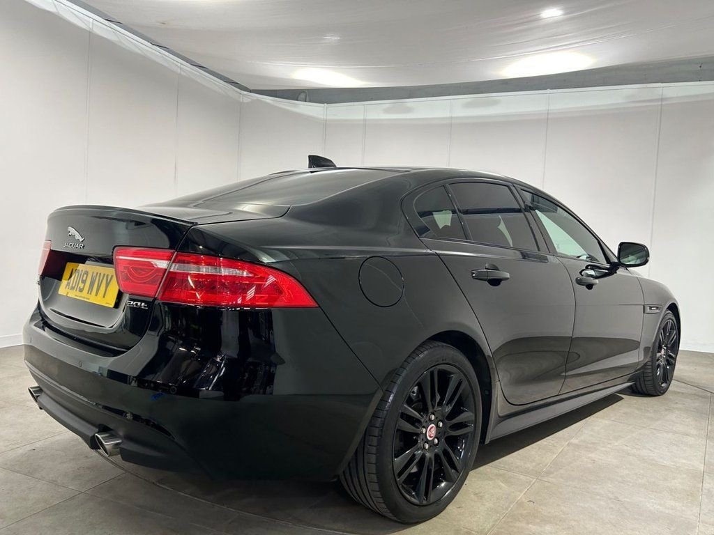 Used Jaguar XE 2019 for sale - 77739581: Photo 4