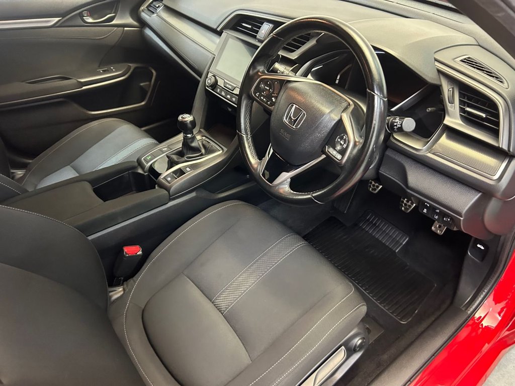 Used Honda Civic 2018 for sale - 76914795: Photo 14