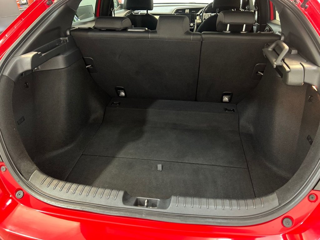 Used Honda Civic 2018 for sale - 76914795: Photo 20