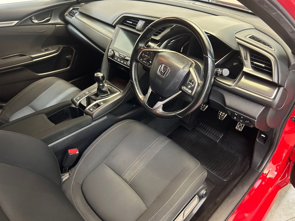 Used Honda Civic 2018 for sale - 76914795: Photo 21