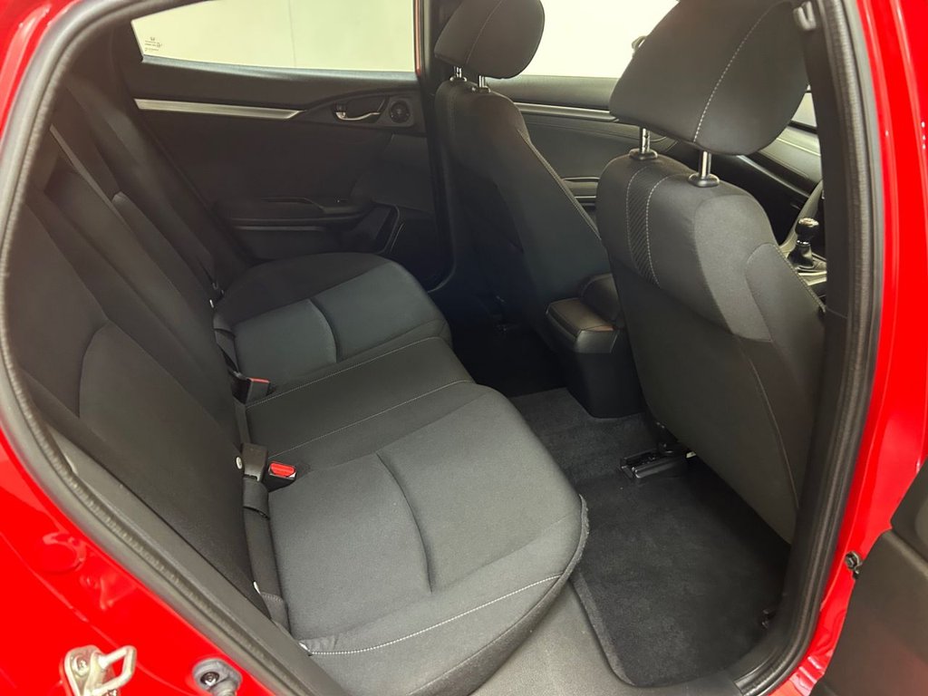 Used Honda Civic 2018 for sale - 76914795: Photo 44