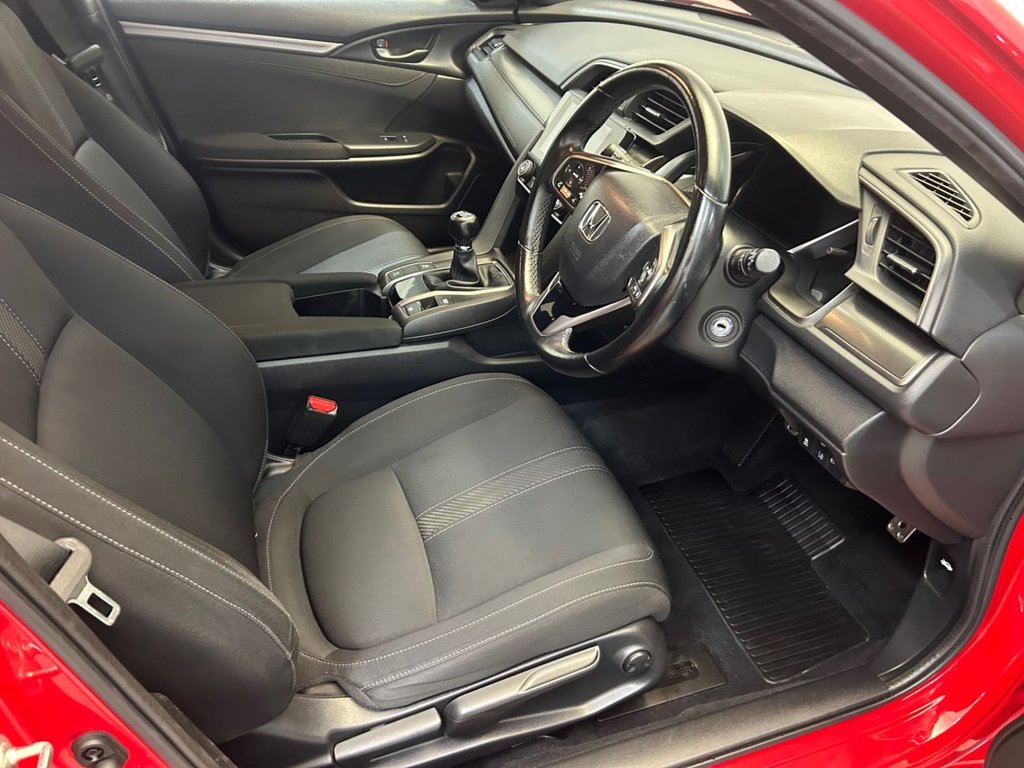 Used Honda Civic 2018 for sale - 76914795: Photo 47