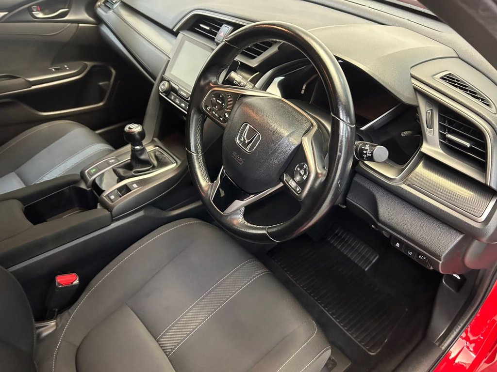 Used Honda Civic 2018 for sale - 76914795: Photo 48
