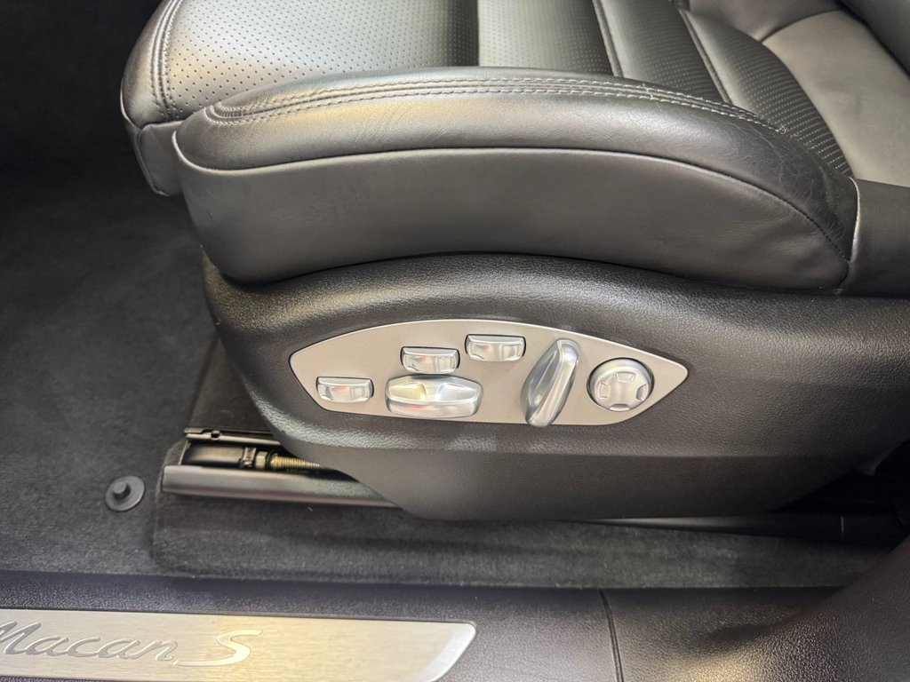 Used Porsche Macan 2019 for sale - 76574843: Photo 44