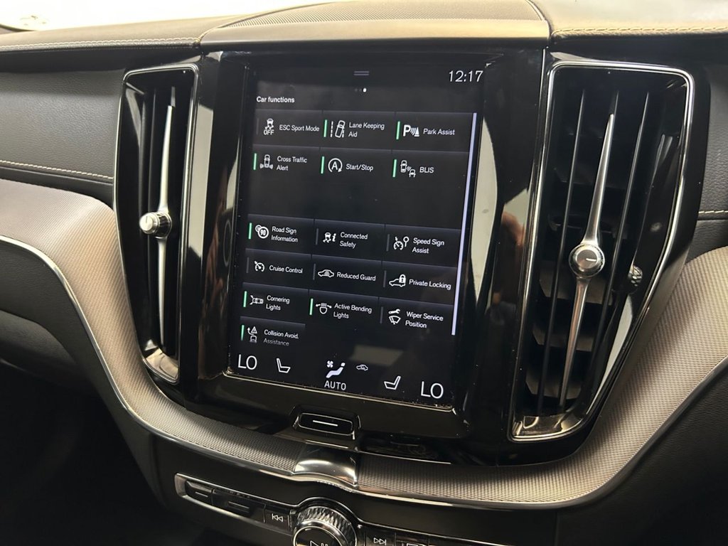 Used Volvo XC60 2018 for sale - 78172367: Photo 32