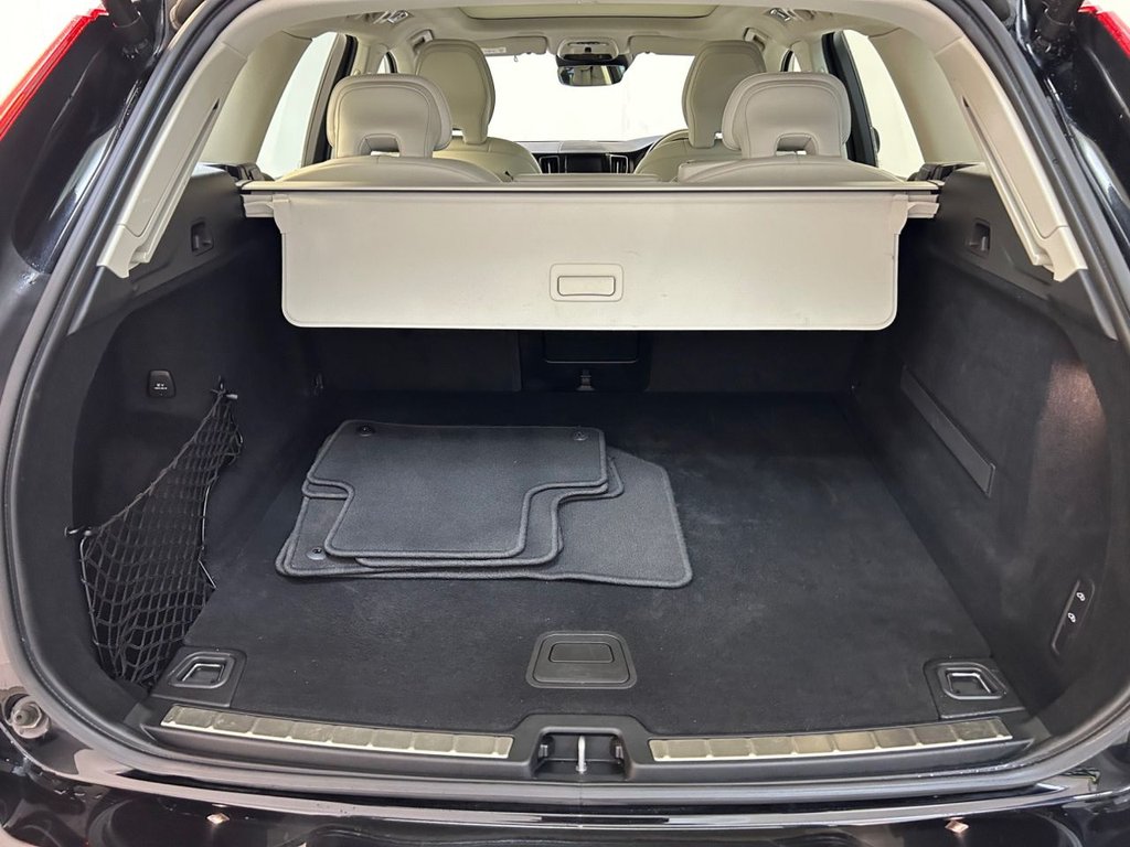 Used Volvo XC60 2019 for sale - 76867352: Photo 30