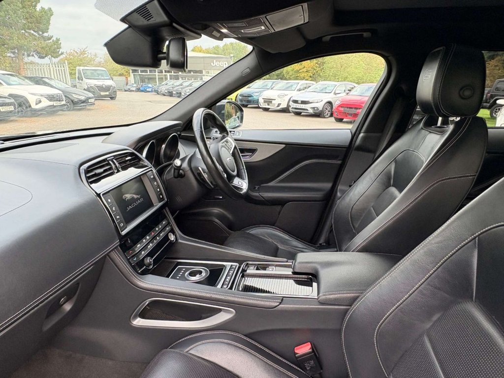 Used Jaguar F-Pace 2018 for sale - 76372325: Photo 13