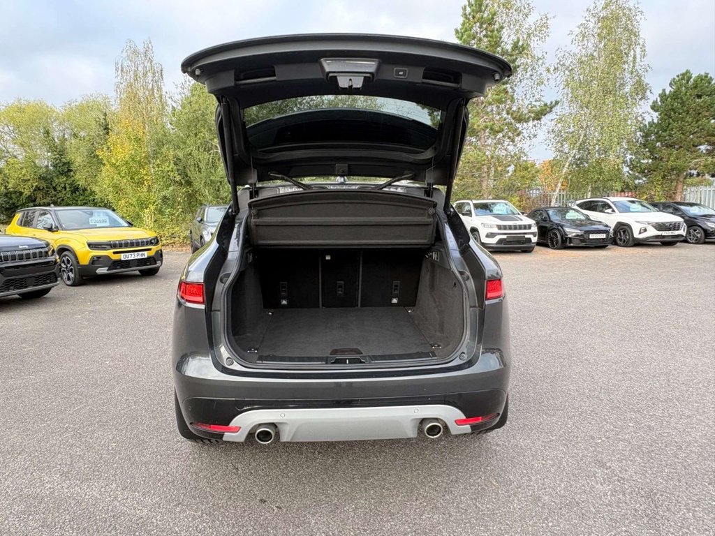 Used Jaguar F-Pace 2018 for sale - 76372325: Photo 15
