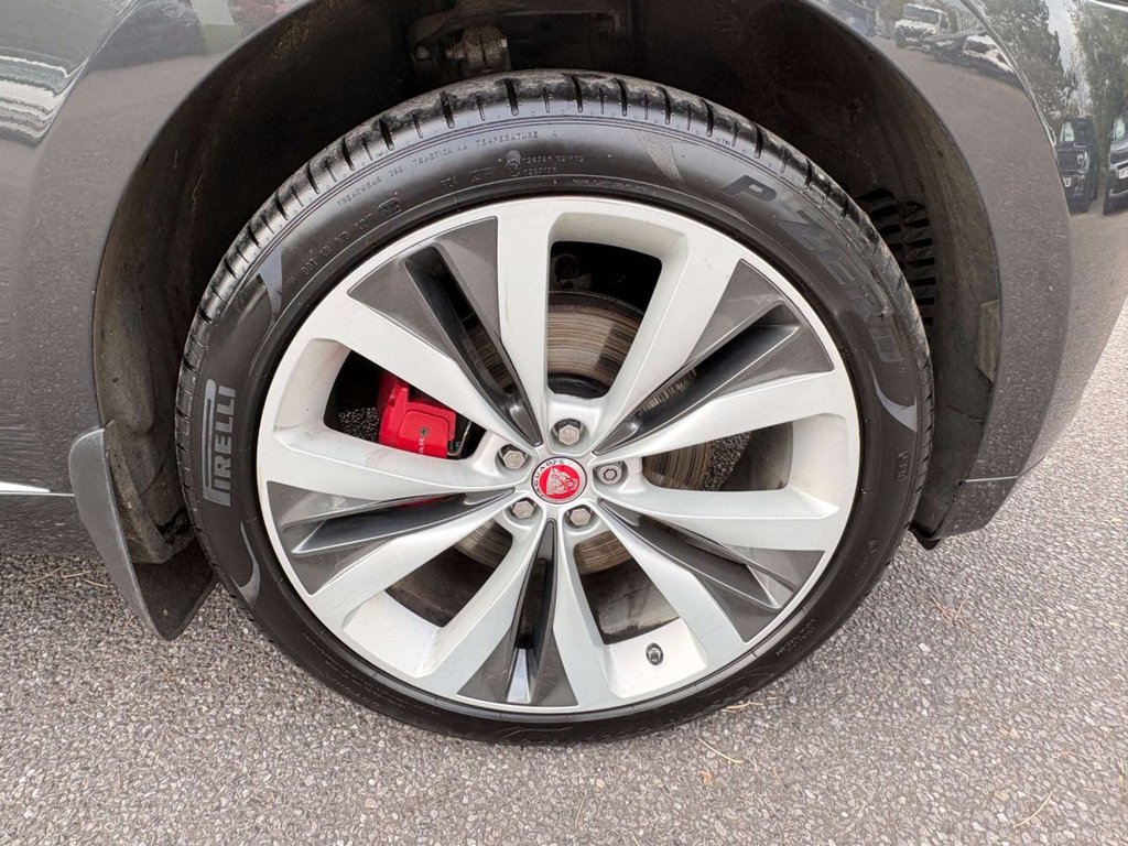 Used Jaguar F-Pace 2018 for sale - 76372325: Photo 17