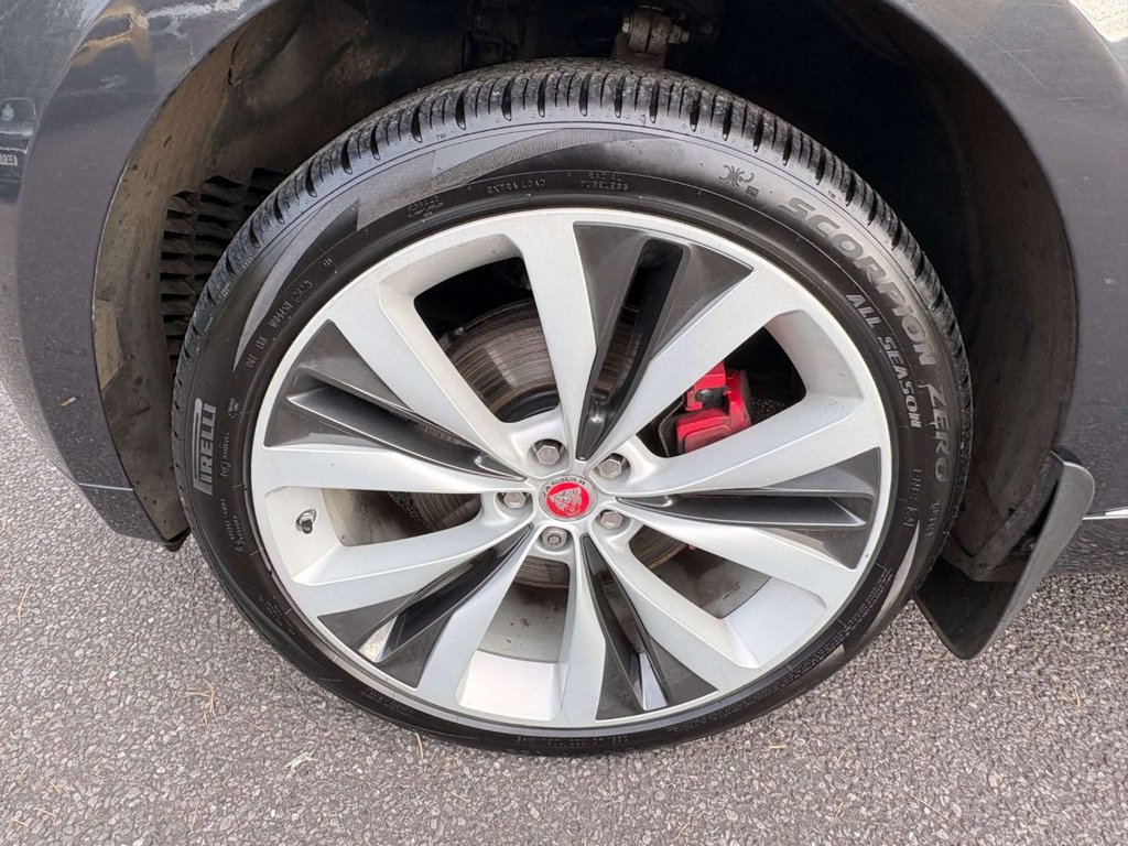 Used Jaguar F-Pace 2018 for sale - 76372325: Photo 19