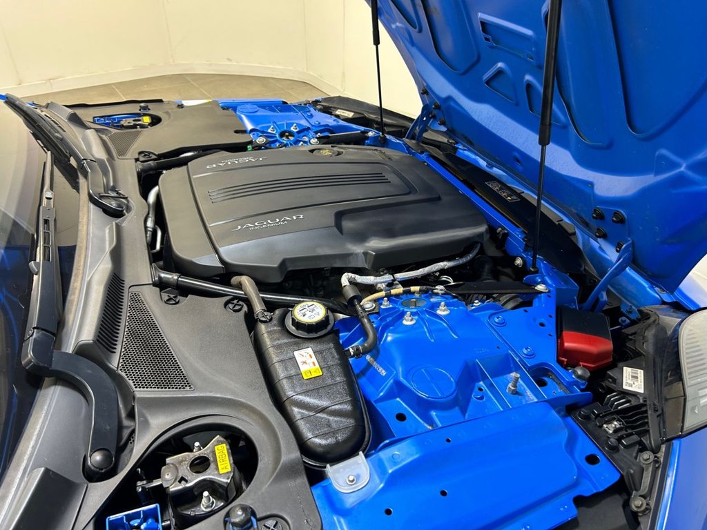 Used Jaguar F-Type 2018 for sale - 77042564: Photo 32