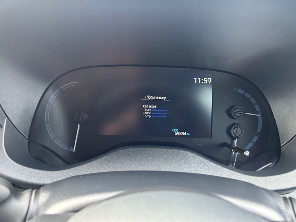 Used Toyota Yaris Cross 2022 for sale - 76372293: Photo 32