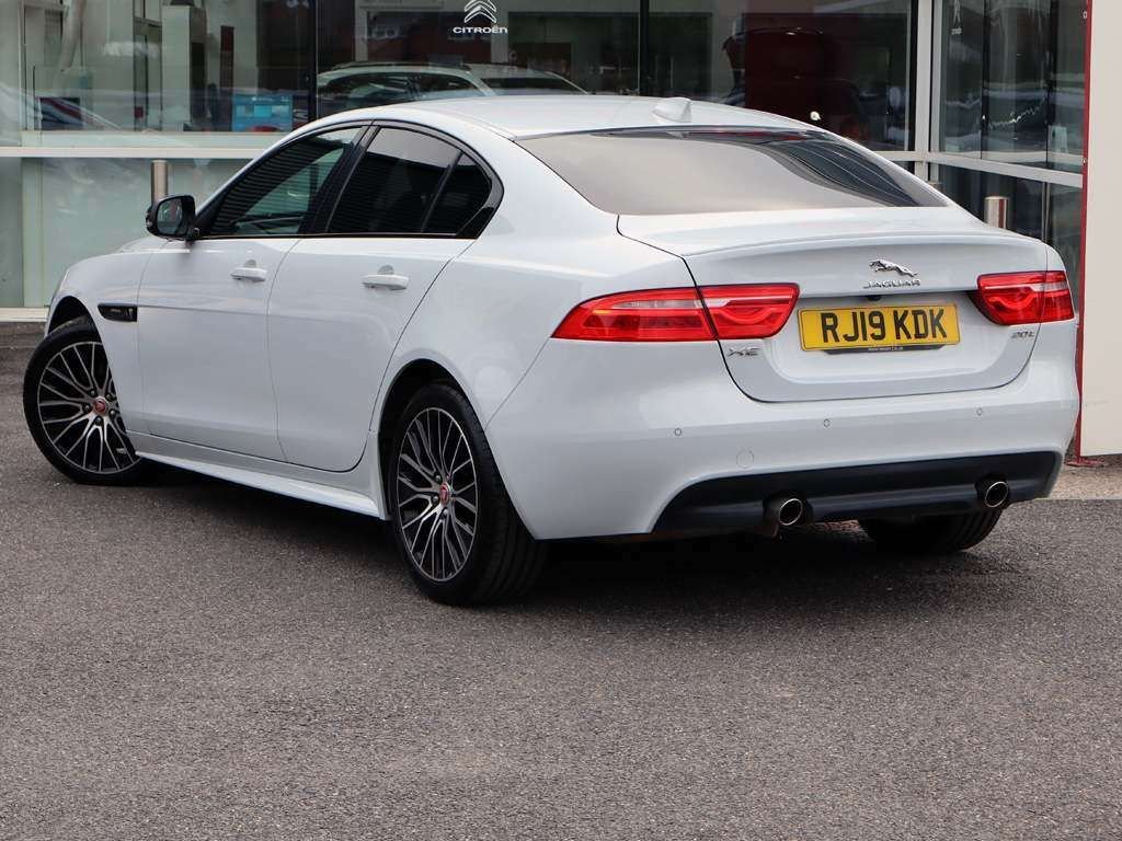 Used Jaguar XE 2019 for sale - 76372300: Photo 4