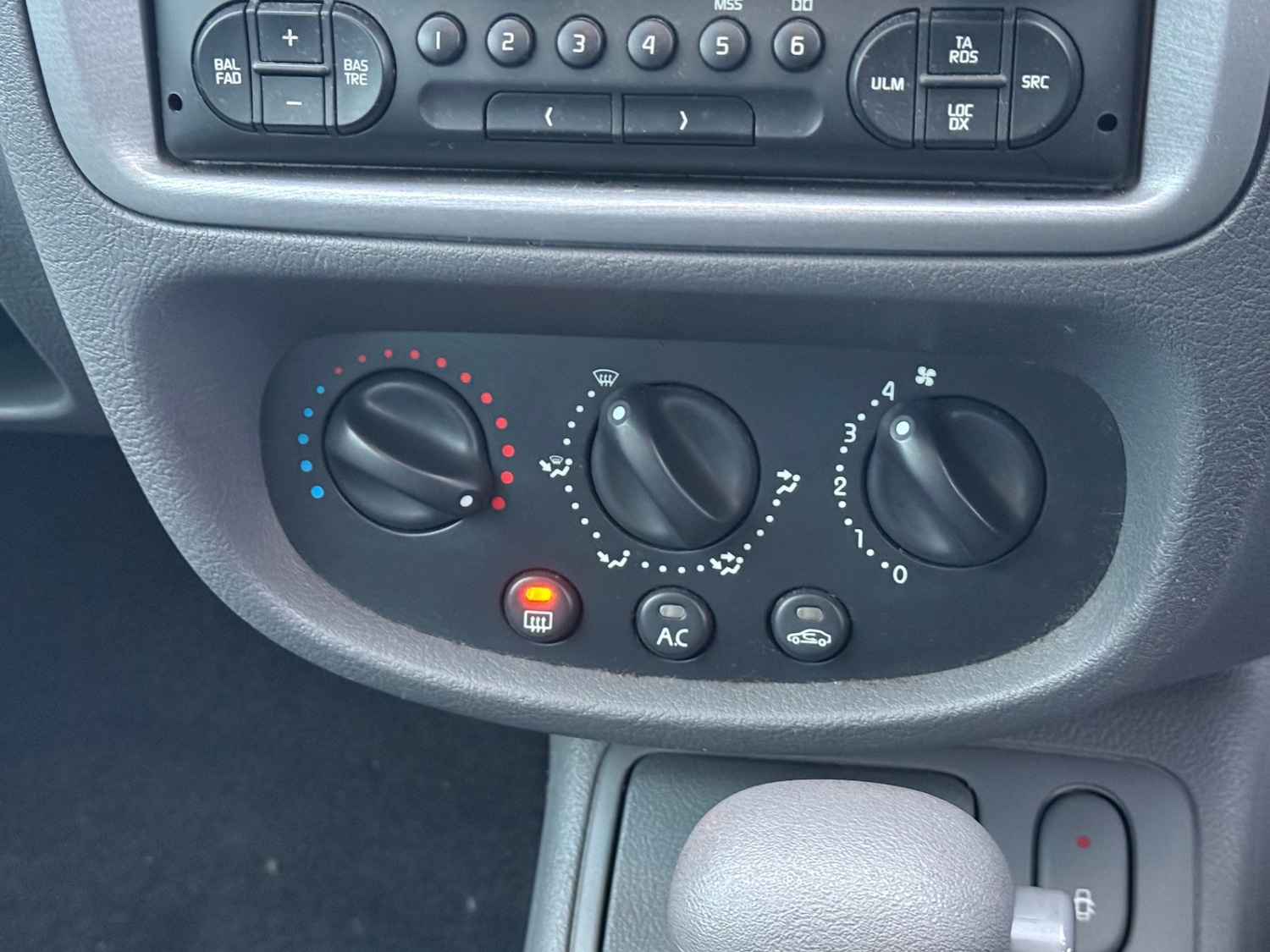 Used Renault Clio 1999 for sale - 77557011: Photo 11