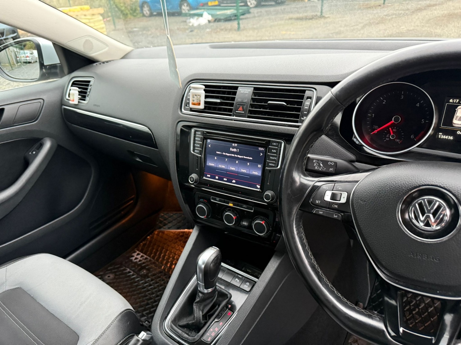 Used Volkswagen Jetta 2016 for sale - 76178571: Photo 12