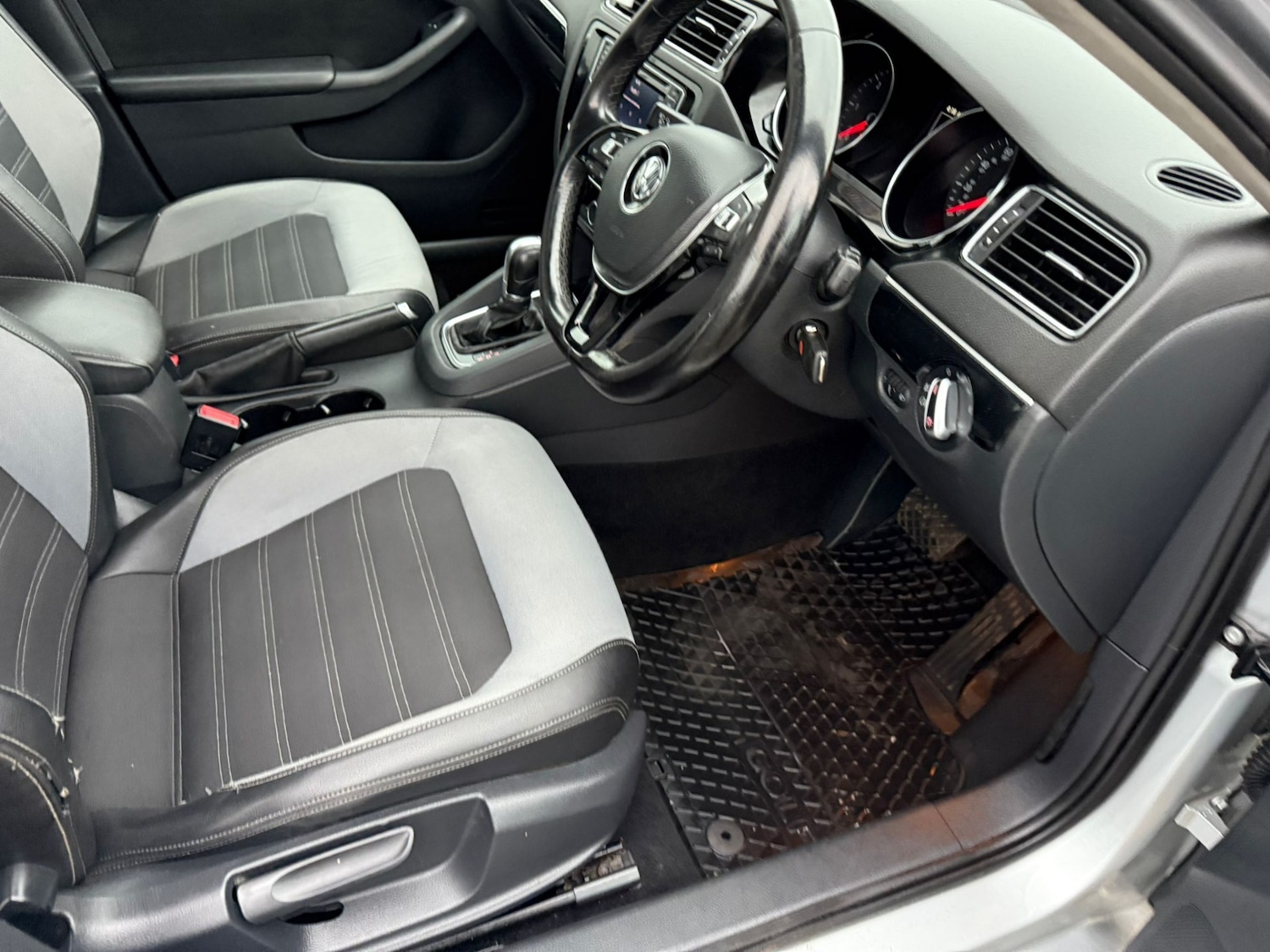 Used Volkswagen Jetta 2016 for sale - 76178571: Photo 17