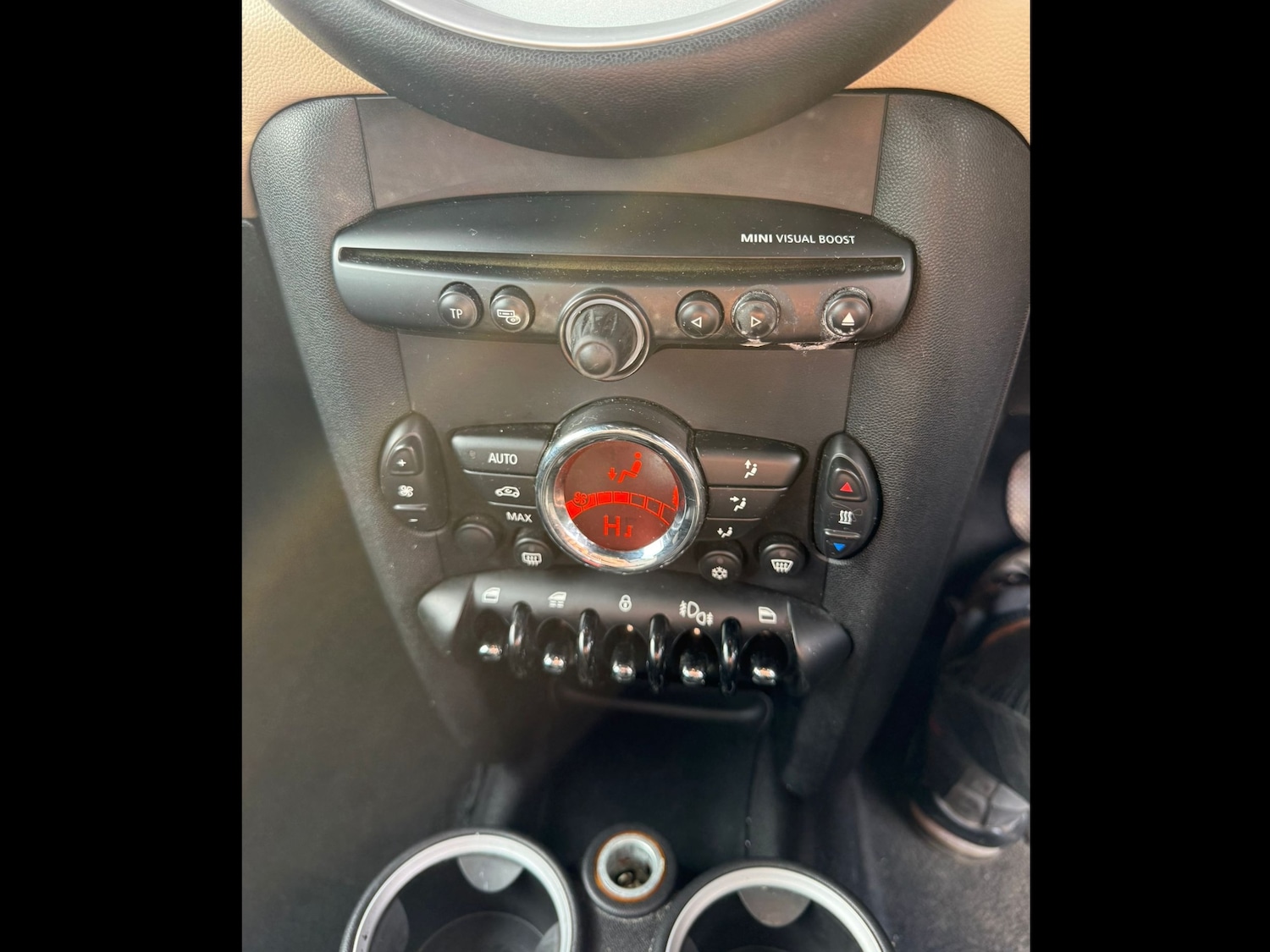 Used MINI Convertible 2011 for sale - 77980805: Photo 18