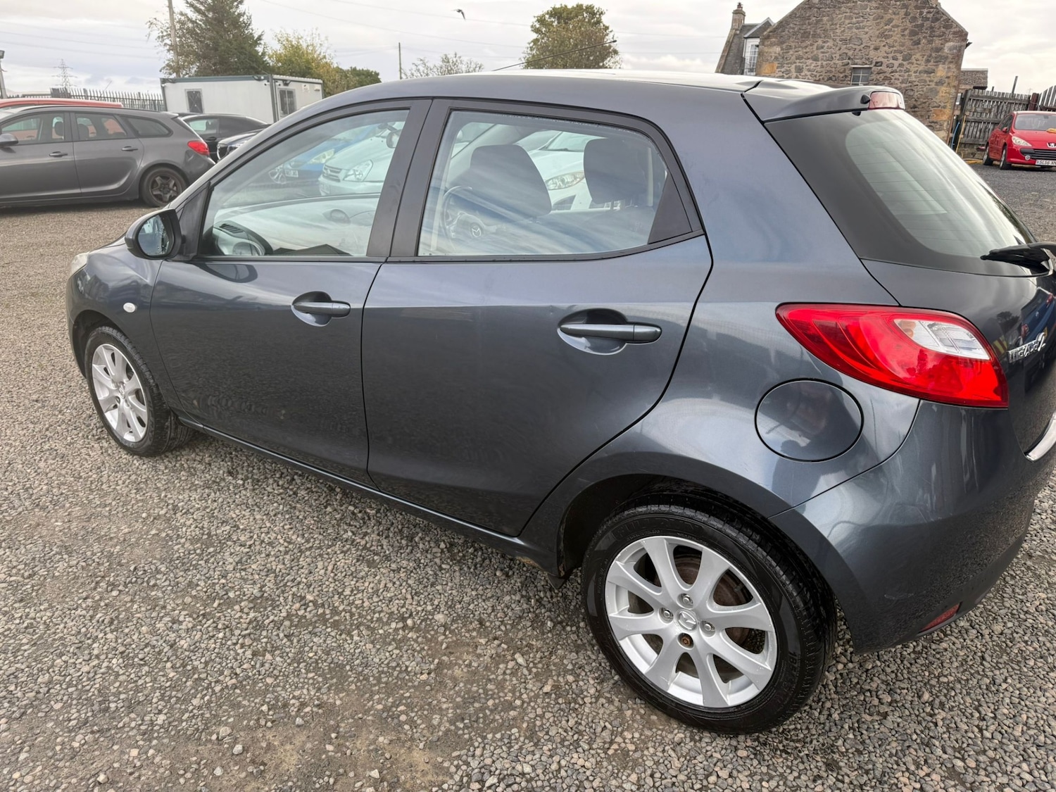 Used Mazda Mazda2 2010 for sale - 76177684: Photo 4