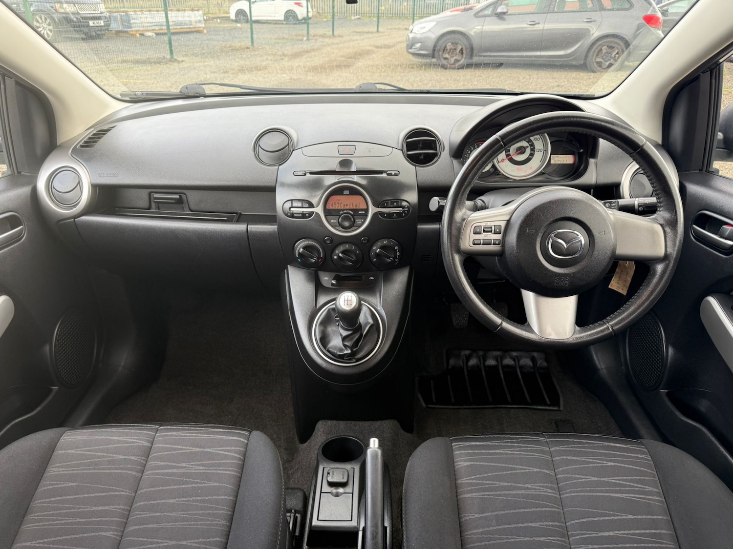Used Mazda Mazda2 2010 for sale - 76177684: Photo 9