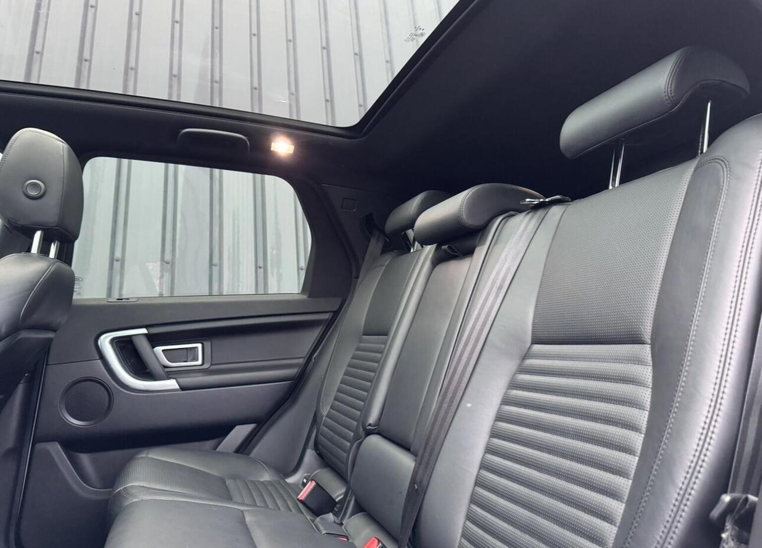 Used Land Rover Discovery Sport 2015 for sale - 77864836: Photo 5