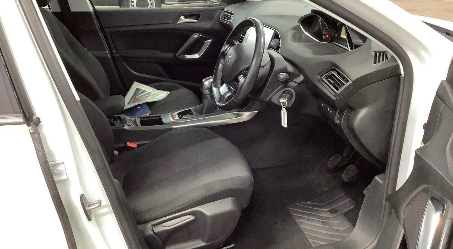 Used Peugeot 308 2014 for sale - 77400026: Photo 4