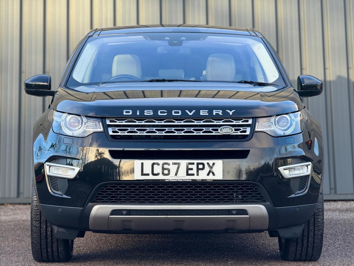 Used Land Rover Discovery Sport 2017 for sale - 77228227: Photo 2