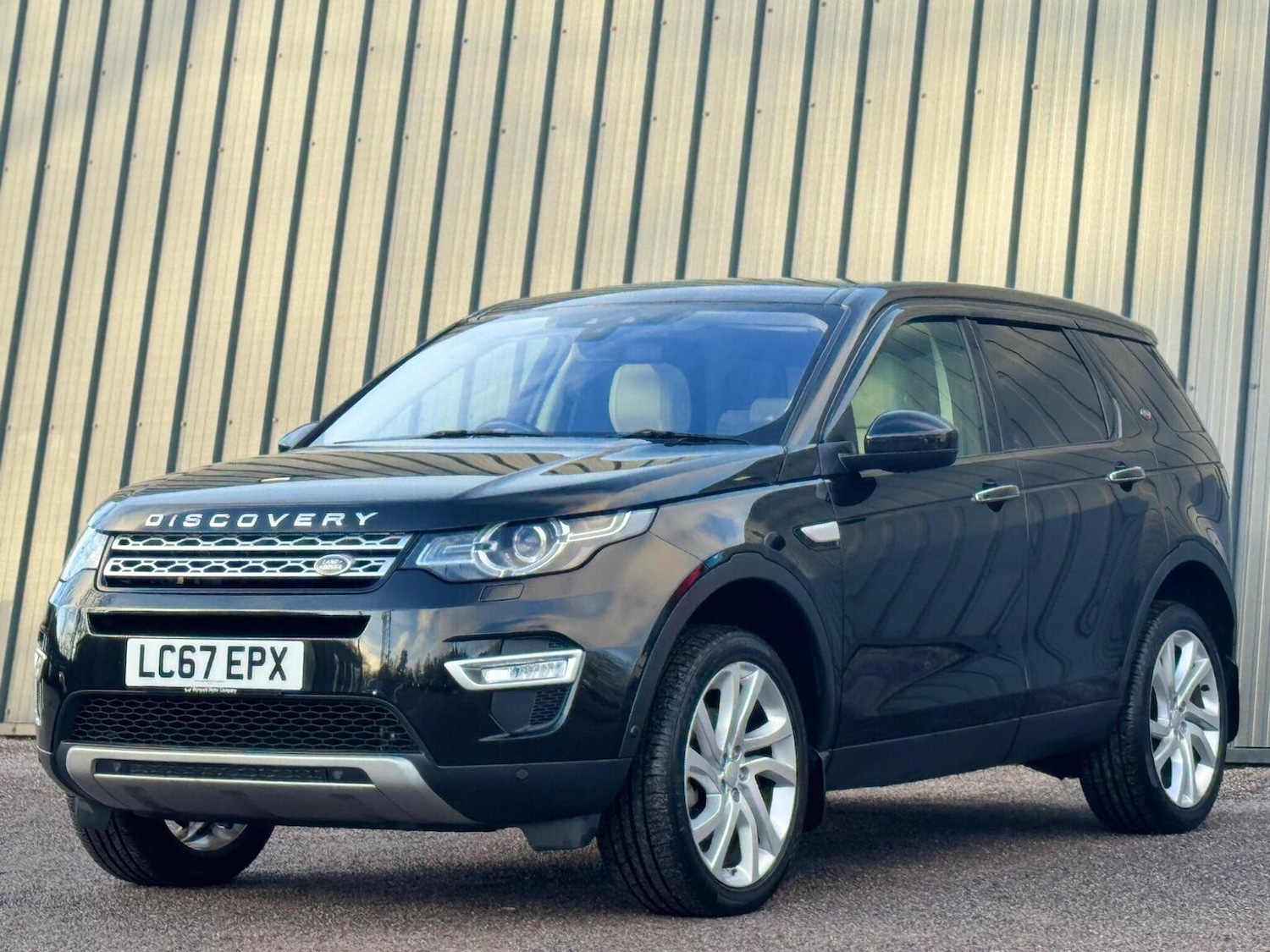 Used Land Rover Discovery Sport 2017 for sale - 77228227: Photo 5