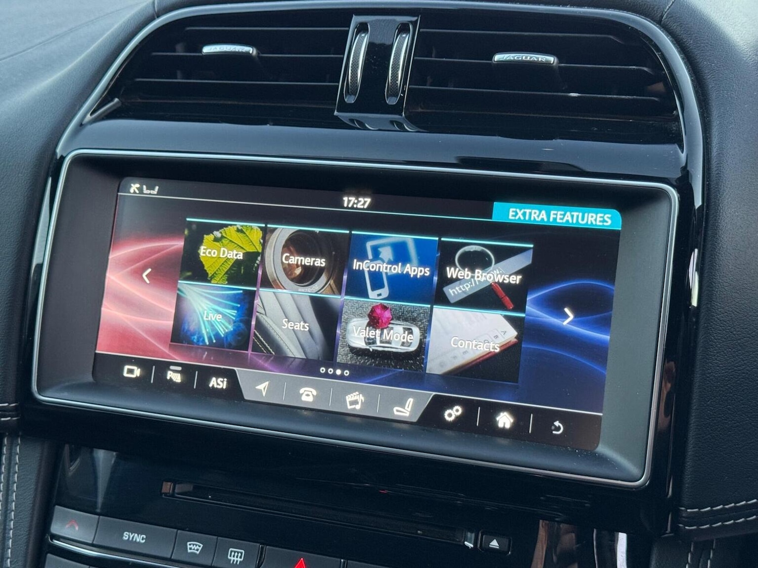 Used Jaguar F-Pace 2017 for sale - 77656292: Photo 28