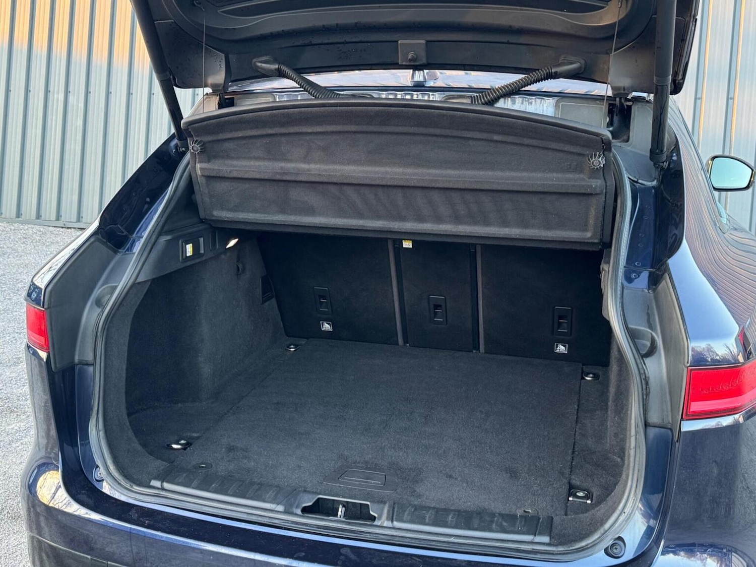 Used Jaguar F-Pace 2017 for sale - 77656292: Photo 38