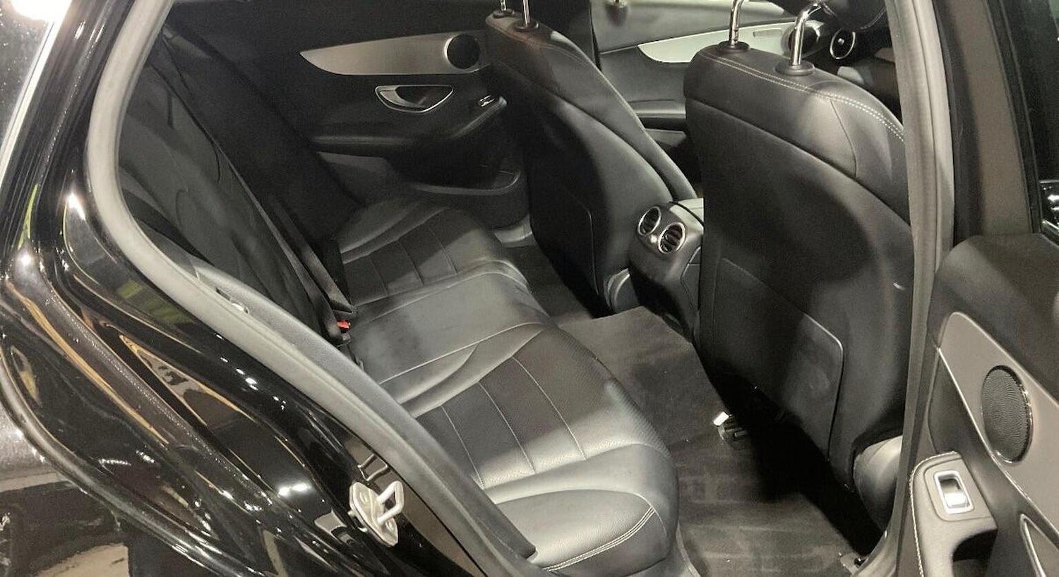 Used Mercedes-Benz C Class 2016 for sale - 77638617: Photo 3