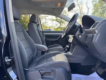 Used Volkswagen Touran 2010 for sale - 79608653: Photo
