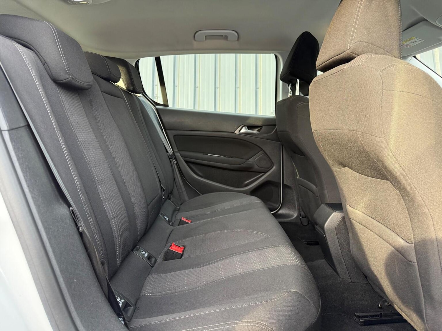 Used Peugeot 308 2017 for sale - 77558625: Photo 28