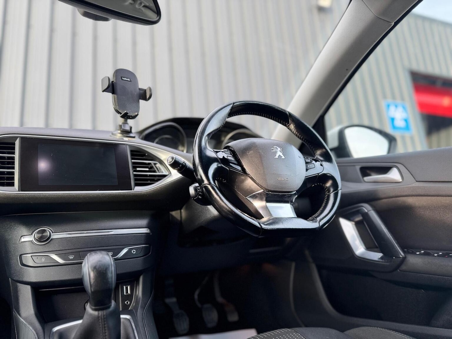 Used Peugeot 308 2017 for sale - 77558625: Photo 42