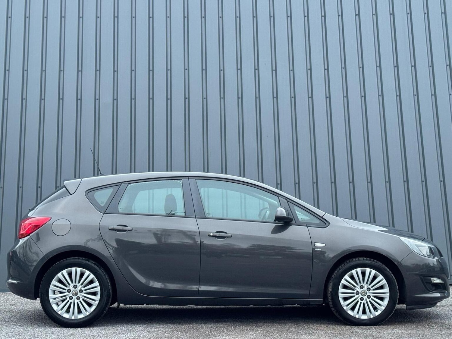 Used Vauxhall Astra 2013 for sale - 77494742: Photo 6