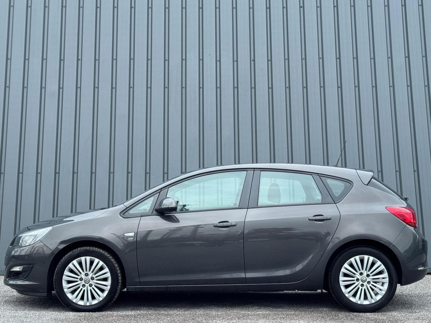 Used Vauxhall Astra 2013 for sale - 77494742: Photo 8