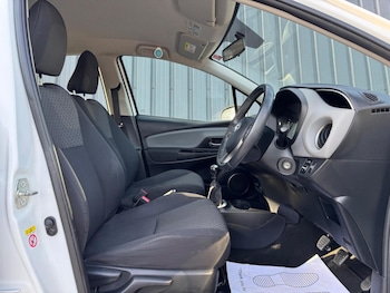Used Toyota Yaris 2014 for sale - 79004438: Photo
