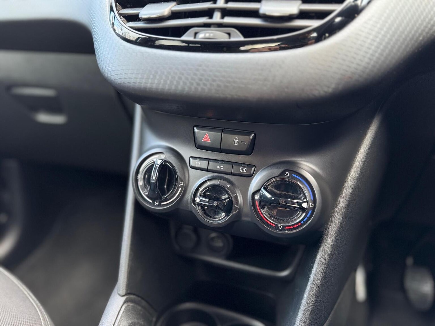 Used Peugeot 208 2019 for sale - 77522028: Photo 8