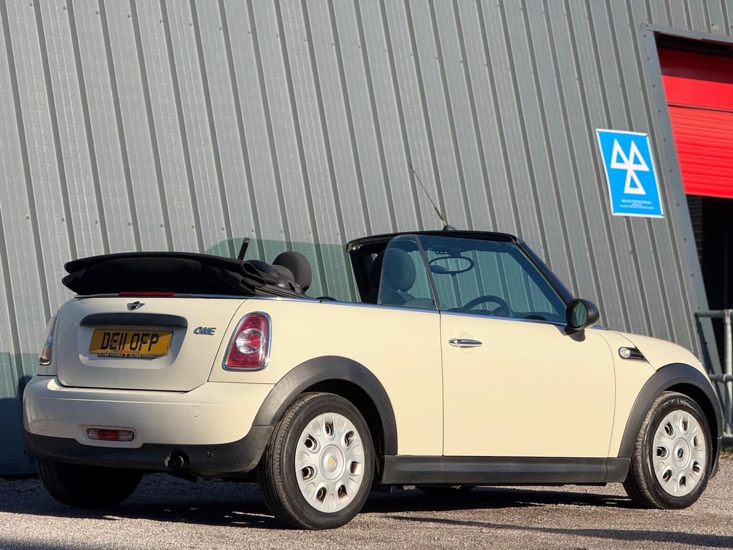 Used MINI Convertible 2011 for sale - 77207163: Photo 12