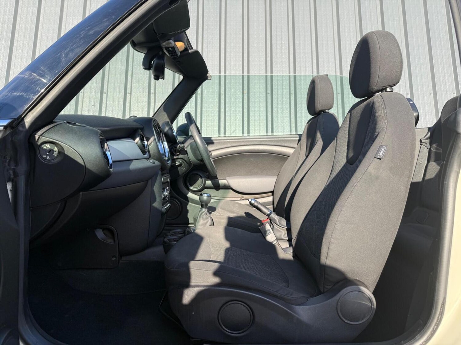 Used MINI Convertible 2011 for sale - 77207163: Photo 27