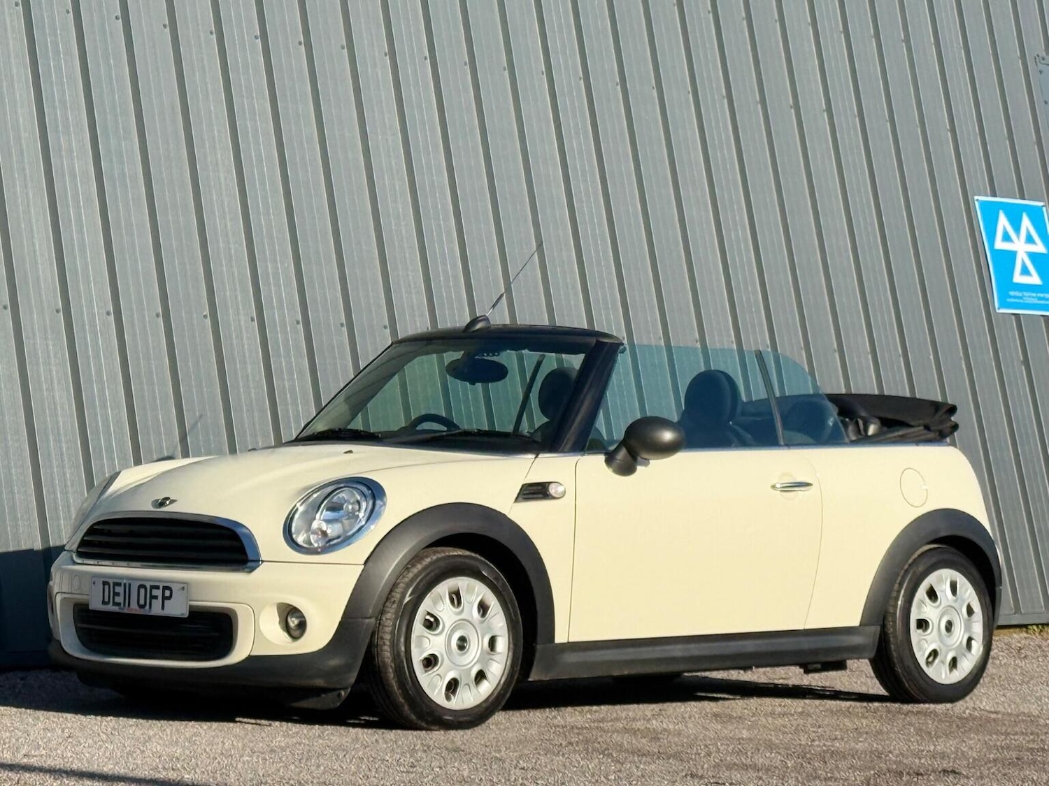 Used MINI Convertible 2011 for sale - 77207163: Photo 8