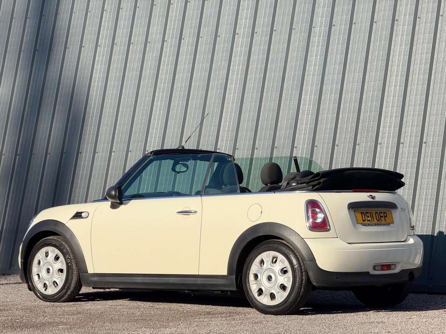 Used MINI Convertible 2011 for sale - 77207163: Photo 9